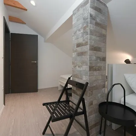 Apartmaji Nija Apartment *