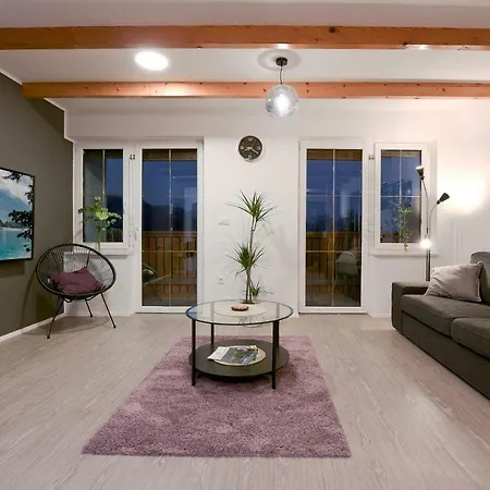 Apartmaji Nija Apartament