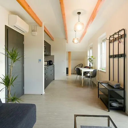 Apartmaji Nija Apartment