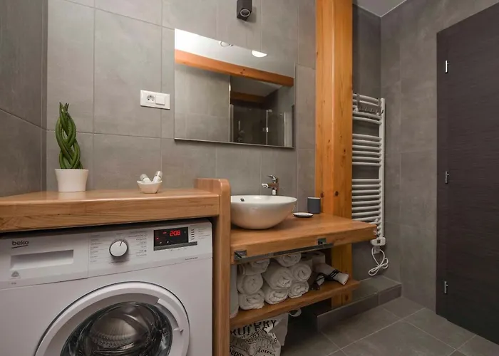 Apartmaji Nija דירה *