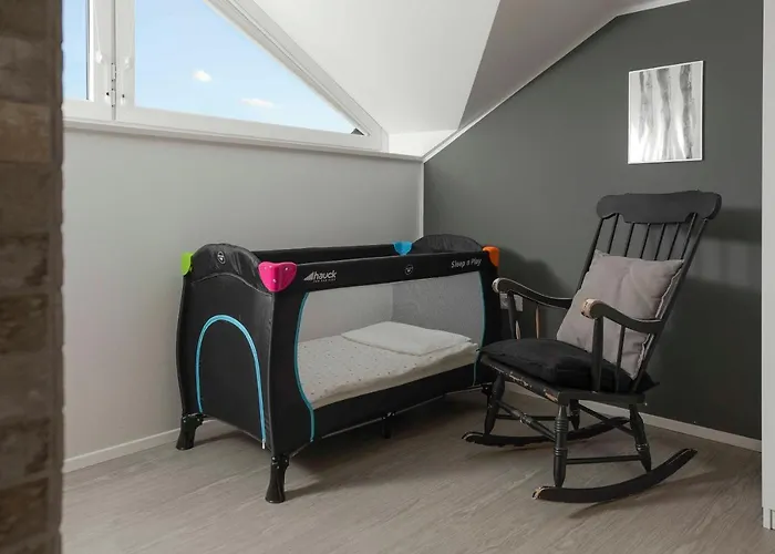 Apartmaji Nija דירה *